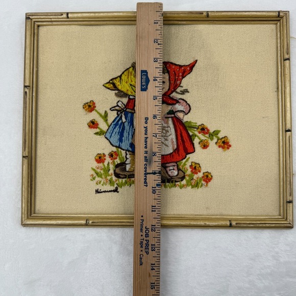 VTG 1976 Hummel Paragon Embroidery Completed Framed Crewel "Telling Her Secret" - Picture 5 of 8